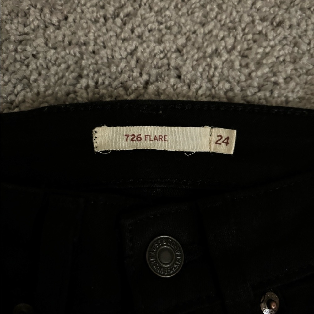 levi’s flare jeanssss